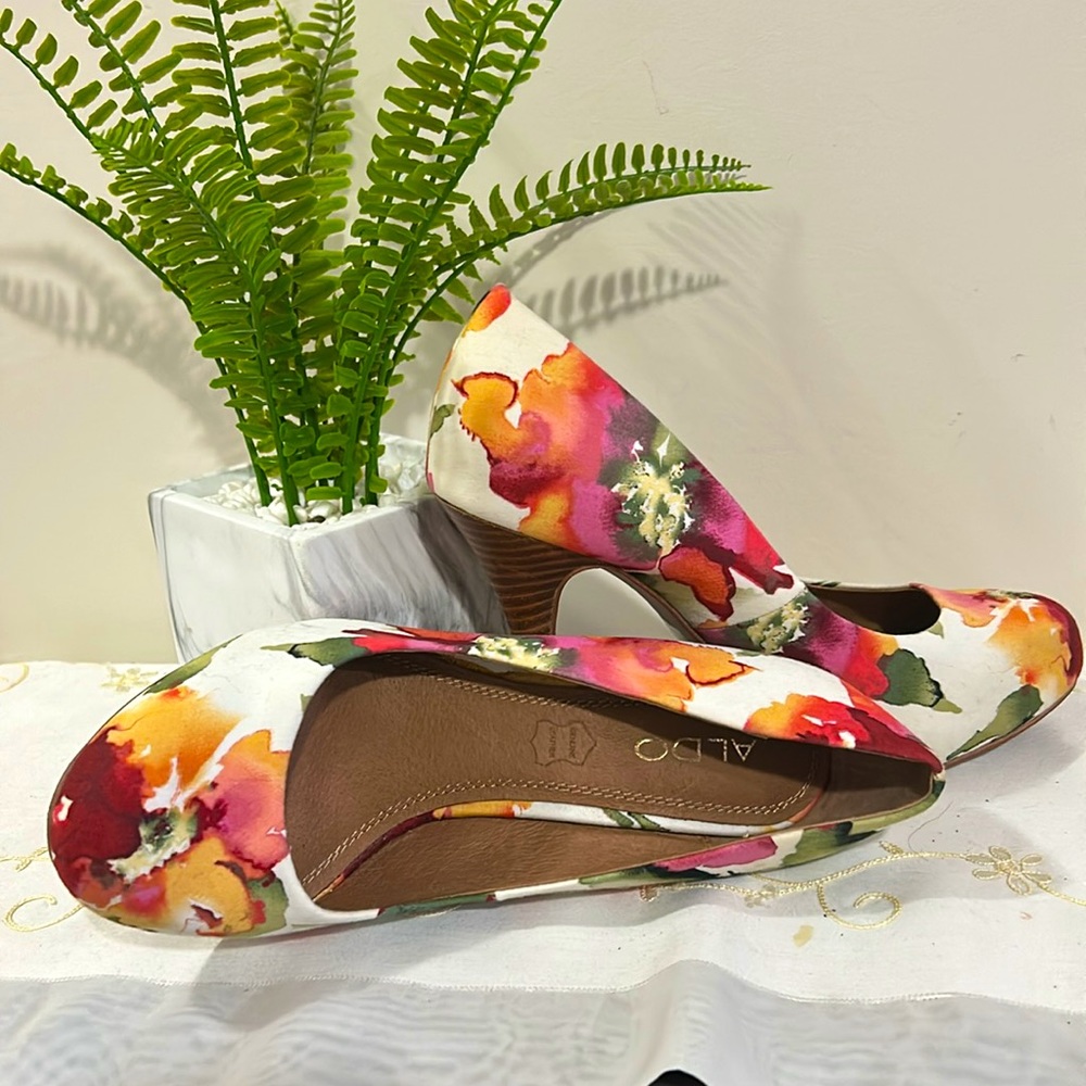 Spring into Flower Power Heels! - Picture 3 of 3